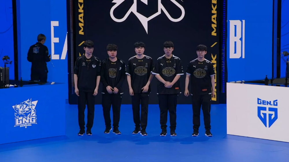 加上年轻球 加上年轻球