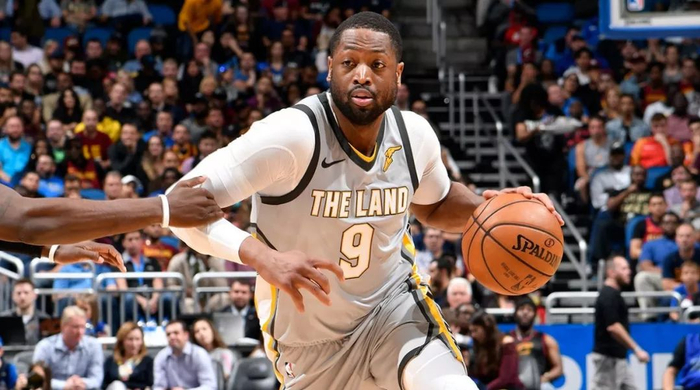 迫使对手自 迫使对手自